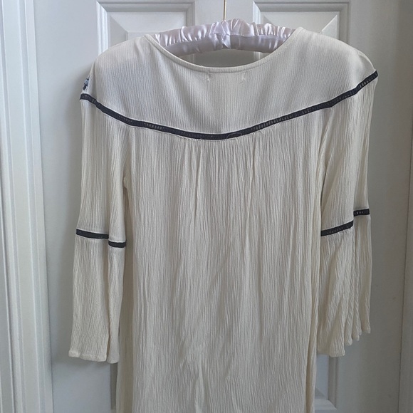 BOHO style embroidered top. - Picture 4 of 4